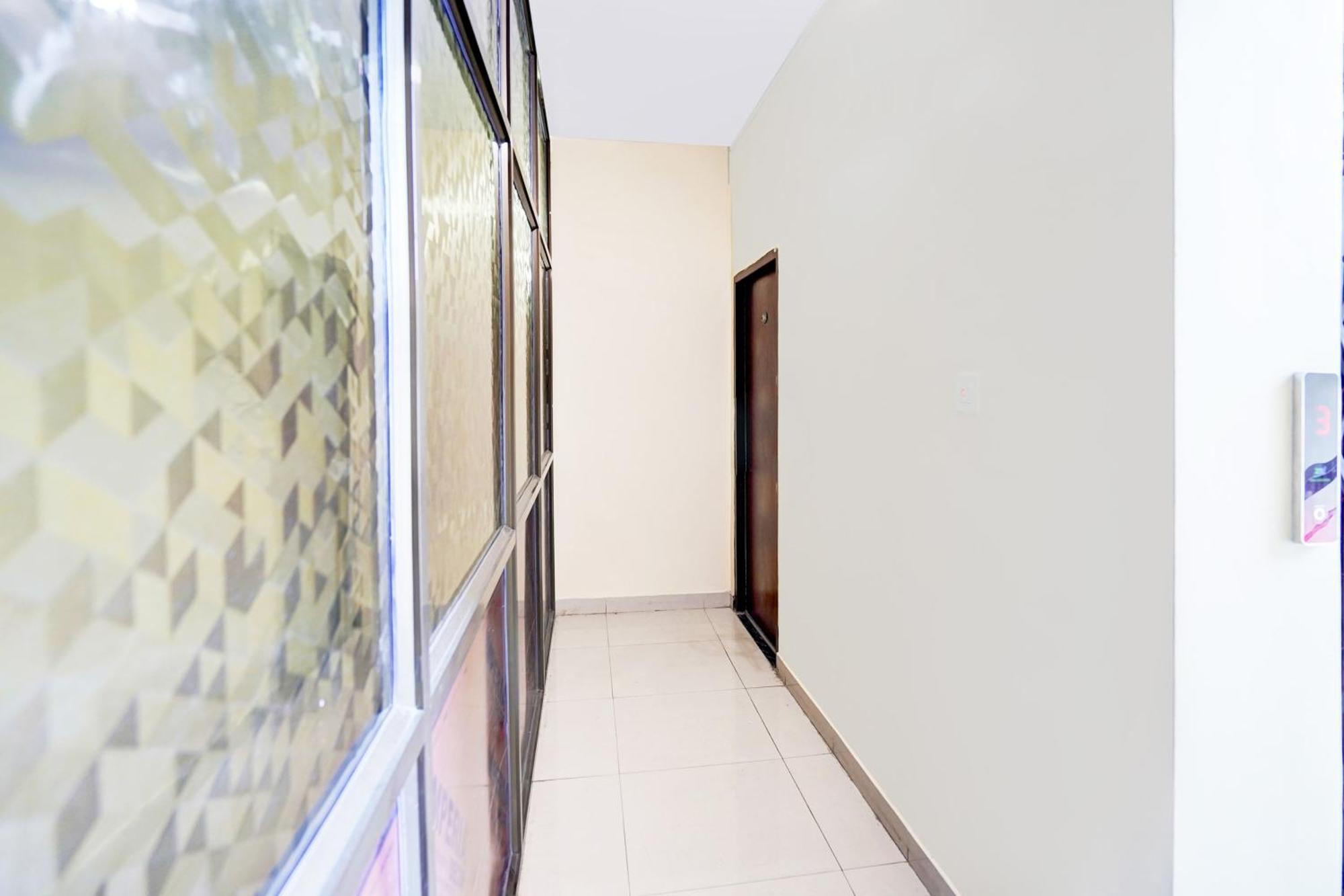ורנאסי Super Hotel O Blw Kakarmatta Near Banaras Junction מראה חיצוני תמונה