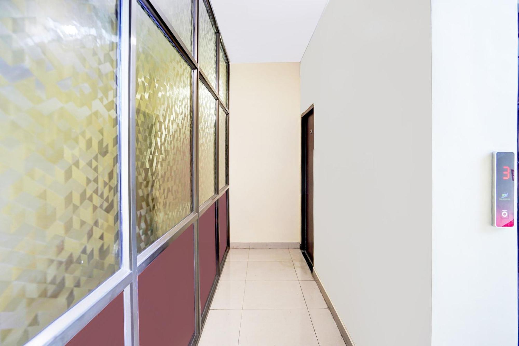 ורנאסי Super Hotel O Blw Kakarmatta Near Banaras Junction מראה חיצוני תמונה
